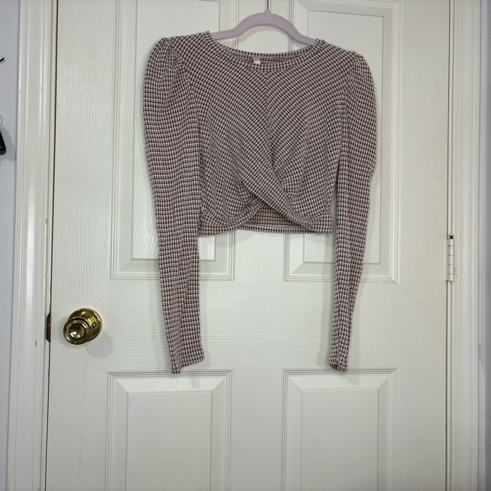 Stylish Houndstooth Crop Top